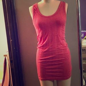 Athleta long tank in a mango/ salmon color